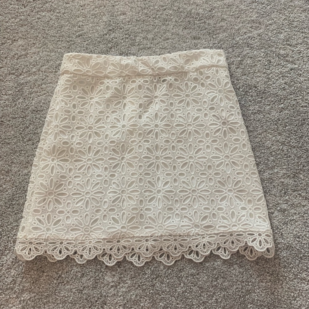 white straight skirt